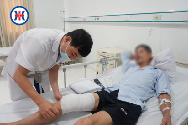 Phẫu thuật buộc chỉ thép xương bánh chè – Bước tiến mới trong nền y học hiện đại, giúp người bệnh không còn tự ti bởi sẹo mổ