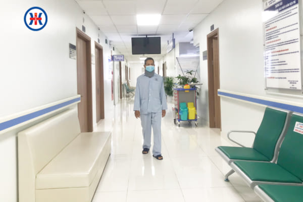 Phẫu thuật thay đĩa đệm nhân tạo cột sống cổ thành công cho bệnh nhân đau cột sống cổ dữ dội kéo dài nhiều năm