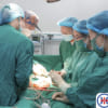 Phối hợp Sản khoa – Ngoại khoa: Phẫu thuật cắt bỏ thành công u xơ tử cung kích thước lớn trong dây chằng rộng gây biến chứng chèn ép niệu quản, chèn ép bàng quang gây rối loạn tiểu tiện