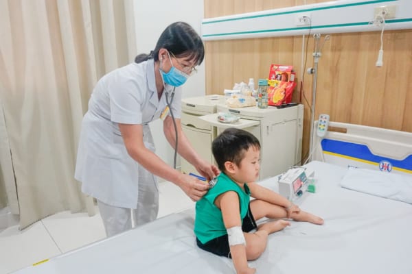 VIÊM PHẾ QUẢN PHỔI Ở TRẺ EM CÓ NGUY HIỂM KHÔNG?