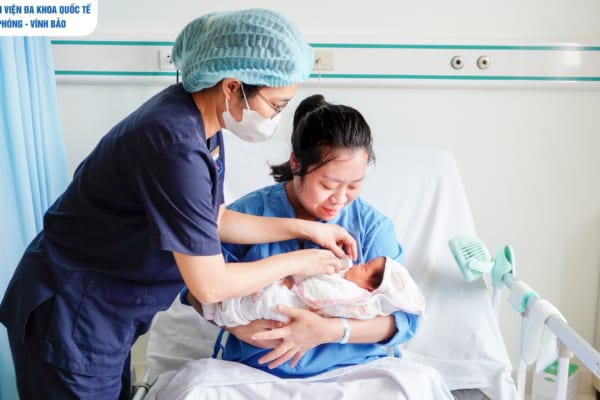 Điều trị giữ thai, kéo dài tuổi thai thành công cho sản phụ dọa sinh non ở tuần 22 và phẫu thuật lấy thai thành công “mẹ tròn con vuông” ở tuần 38