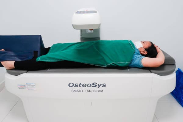 Đo loãng xương toàn thân bằng công nghệ DEXA – “Tiêu chuẩn vàng” để chẩn đoán loãng xương