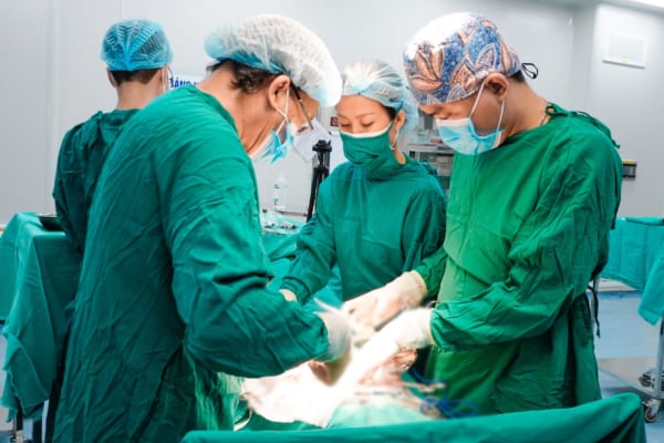 Phối hợp Sản khoa – Ngoại khoa phẫu thuật cấp cứu thành công sản phụ thai 38 tuần 4 ngày mắc Viêm ruột thừa cấp ngay trong lúc chuyển dạ